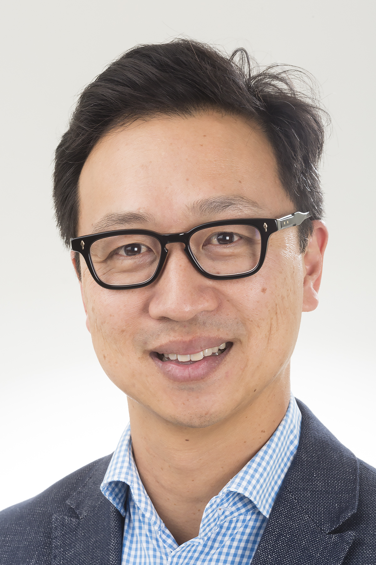 Photo of Dr Peter Tan